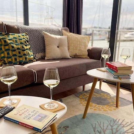 Yarmouth Waterlodge Floating Apartments 2 外观 照片