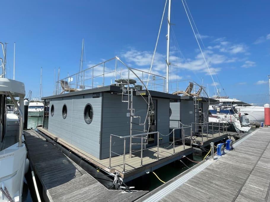 Yarmouth Waterlodge Floating Apartments 2 外观 照片